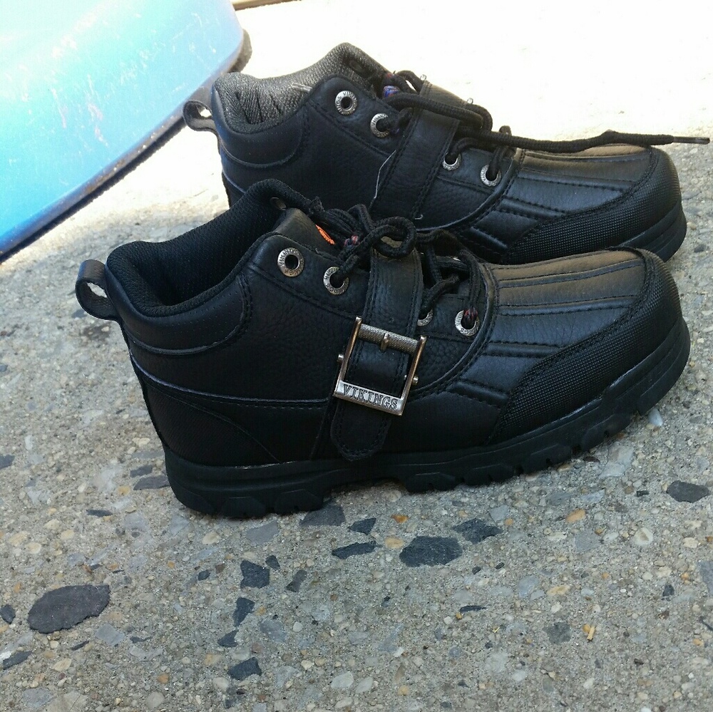 Boys boots